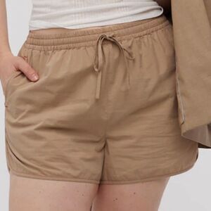 Madewell NWT Crinkle Cotton Dolphin-Hem Shorts Size Small in Dark Oat